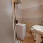 Serena 2-8 公寓